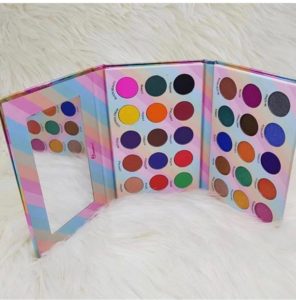 Blossom 30 Different Colours Eyeshadow Palette